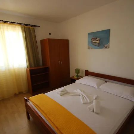Uvala Prapratna 5704a *