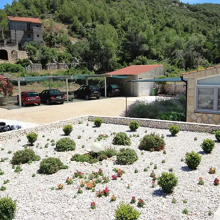 Uvala Prapratna 5704a Jelsa (Hvar)